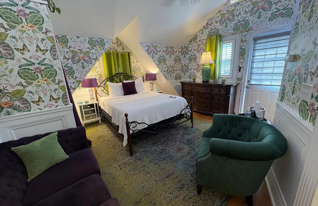 Casablanca Inn On The Bay- Exclusively For Guests 21 & Over-1